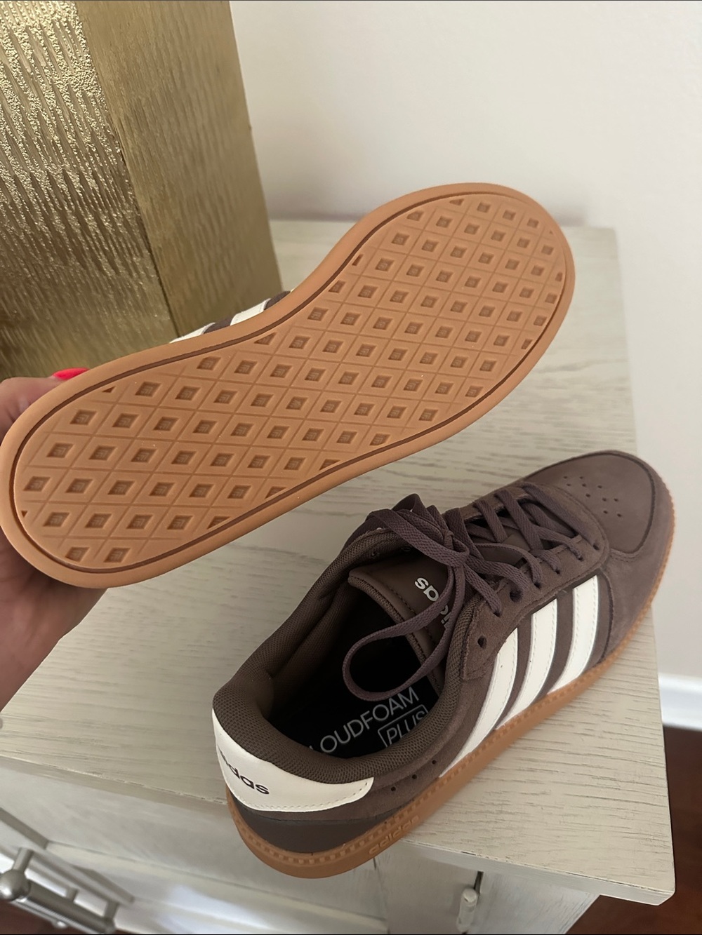 New Never worn! adidas Suede Low-Top Sneakers in Brown and White - Picture 3 of 3